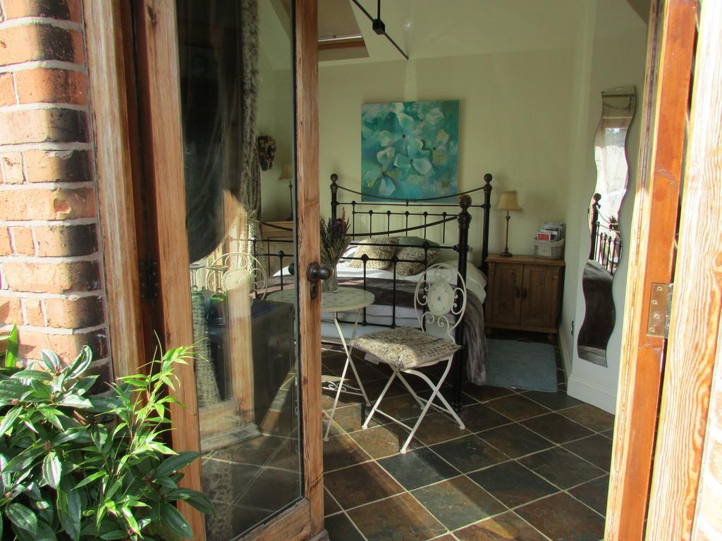 Bybrook Barn Bed & Breakfast Лоубъро Стая снимка
